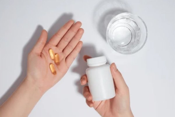 Pharmaceutical grade pill bottles manufacturing